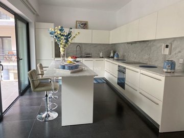 1 - Malta, Propriété