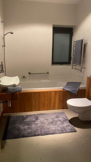 Image No.11-3 Bed Property for sale