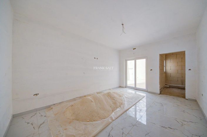 Image No.11-3 Bed Property for sale