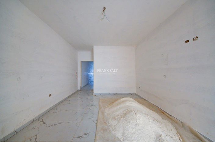 Image No.13-3 Bed Property for sale