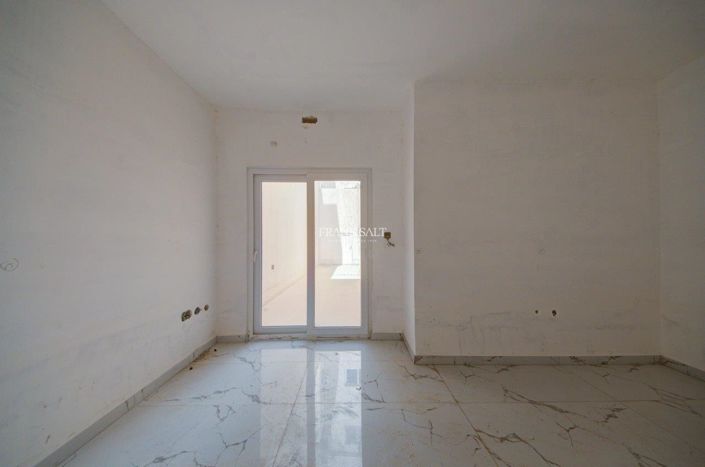 Image No.16-3 Bed Property for sale