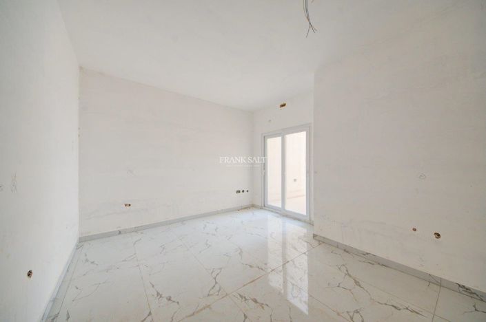 Image No.20-3 Bed Property for sale