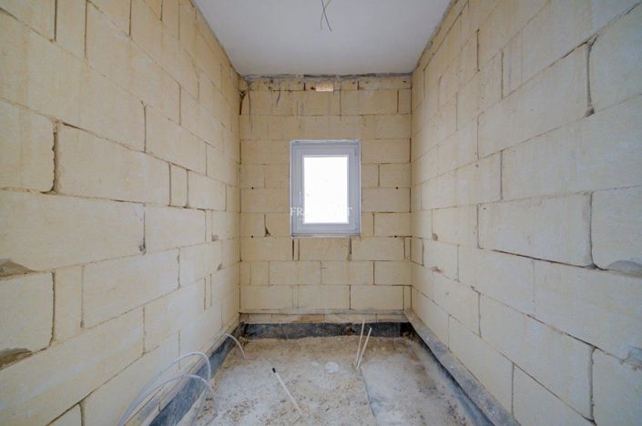 Image No.22-3 Bed Property for sale