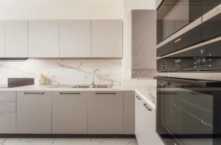 Image No.28-3 Bed Property for sale