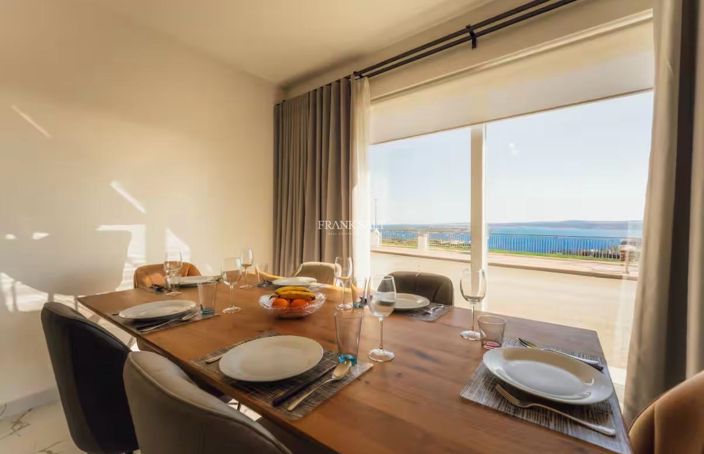 Image No.31-3 Bed Property for sale