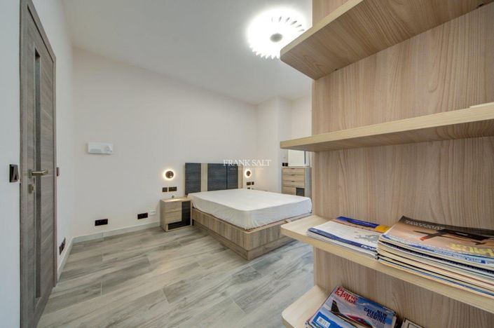 Image No.12-2 Bed Property for sale