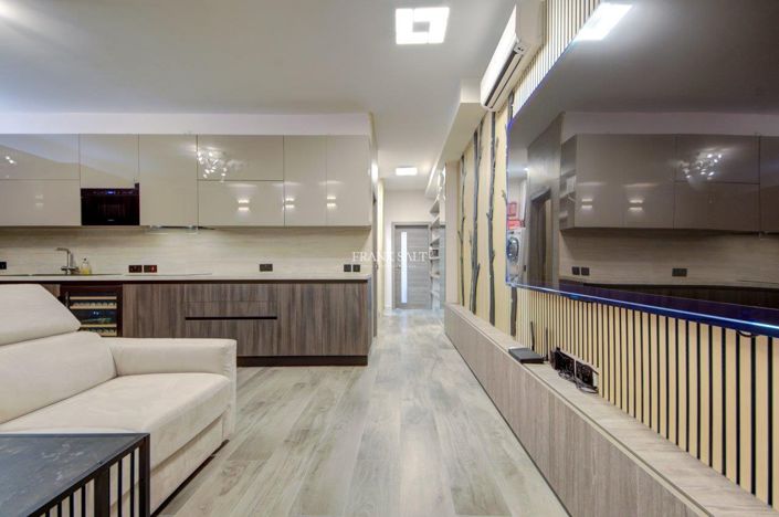 Image No.4-2 Bed Property for sale