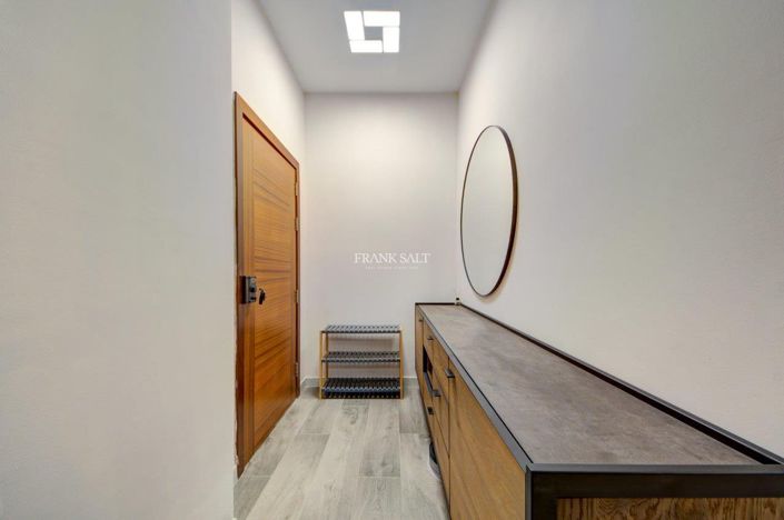 Image No.9-2 Bed Property for sale