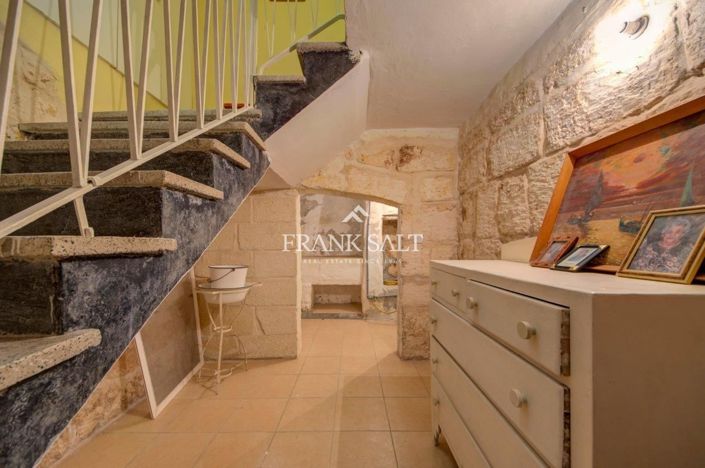 Image No.19-3 Bed Townhouse for sale