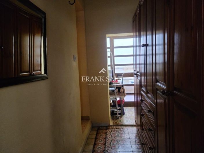 Image No.26-3 Bed Townhouse for sale