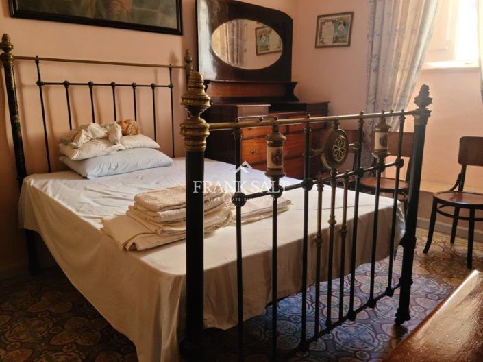 Image No.30-3 Bed Townhouse for sale