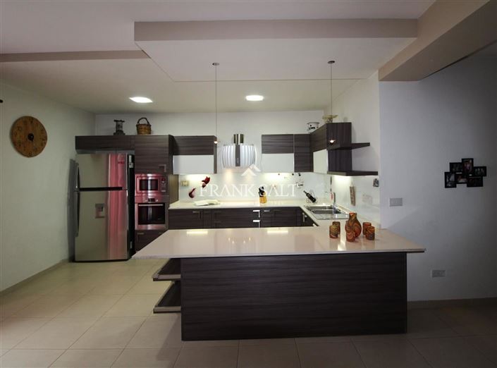Image No.1-3 Bed Apartment for sale