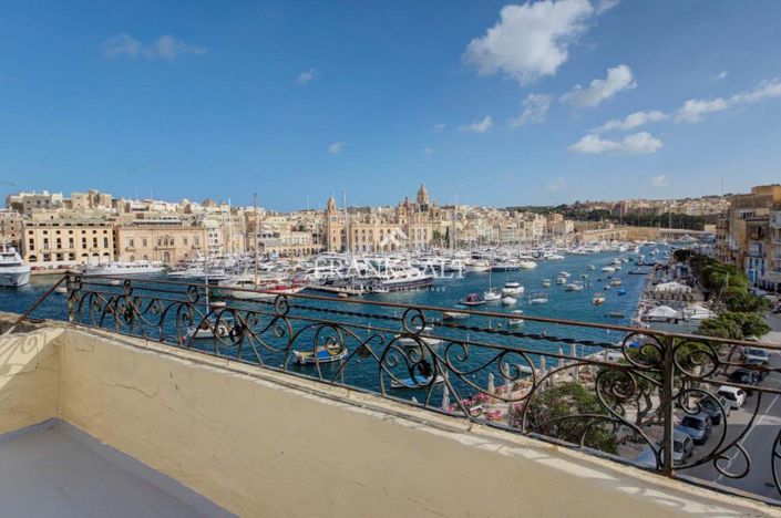 Image No.3-2 Bed Townhouse for sale