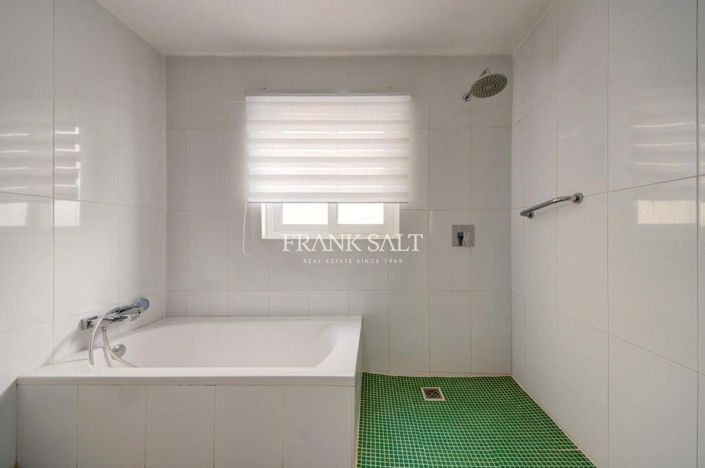 Image No.39-2 Bed Townhouse for sale