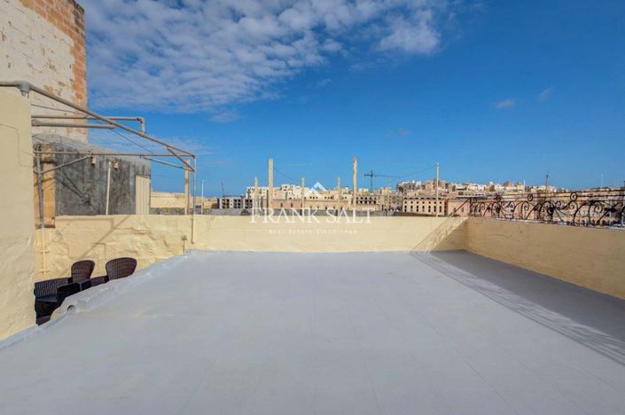 Image No.42-2 Bed Townhouse for sale