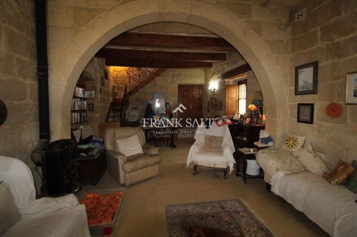 Image No.6-3 Bed Farmhouse for sale