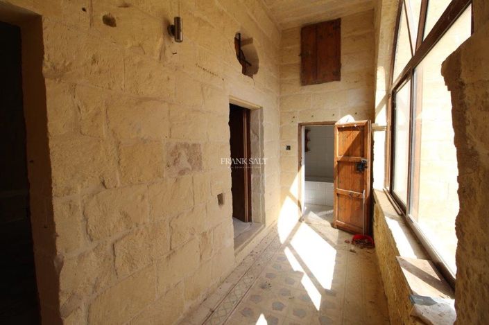 Image No.20-3 Bed Property for sale