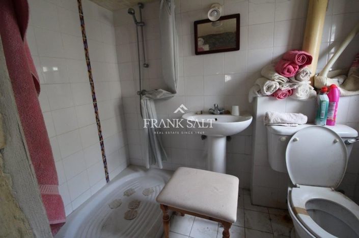 Image No.13-3 Bed Farmhouse for sale