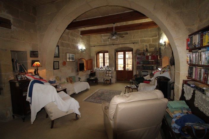 Image No.8-3 Bed Property for sale