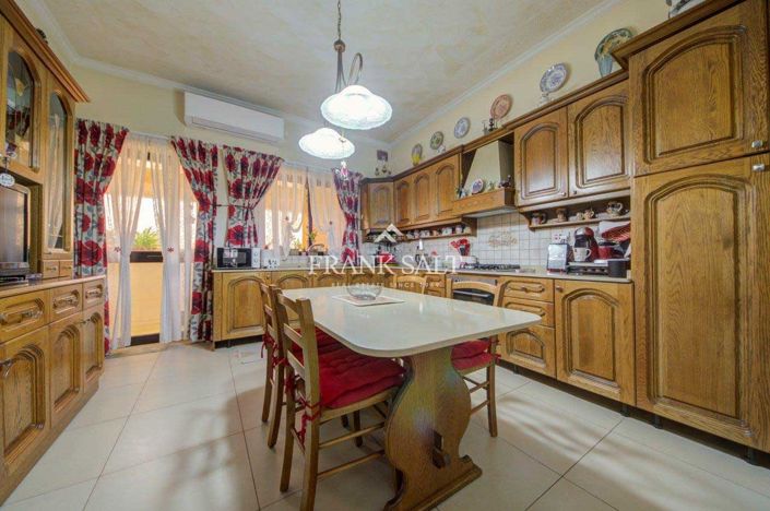 Image No.11-3 Bed Apartment for sale