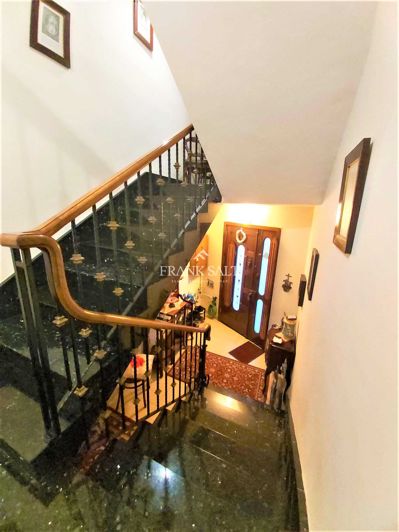 Image No.12-3 Bed Apartment for sale