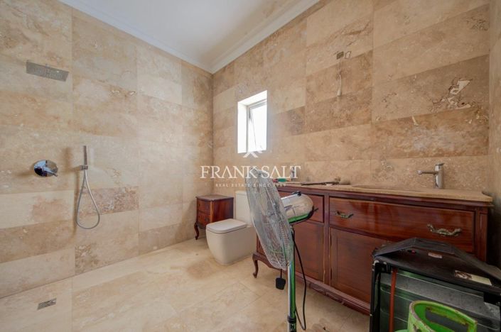 Image No.16-4 Bed Apartment for sale