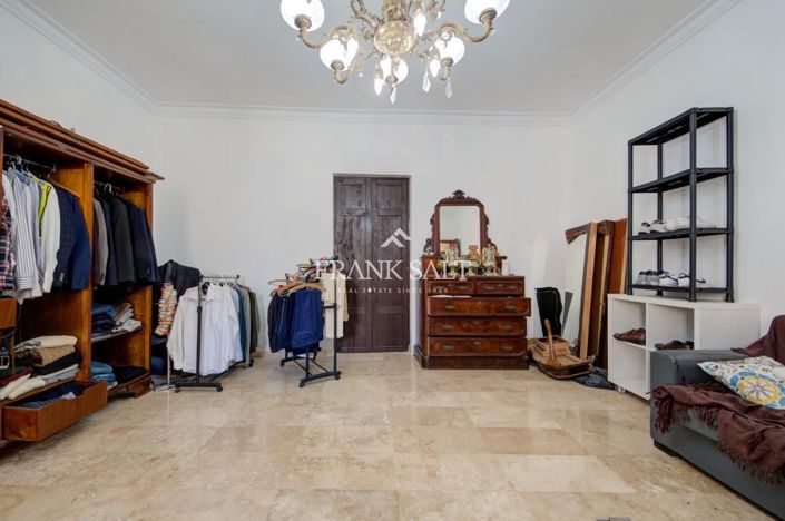 Image No.17-4 Bed Apartment for sale