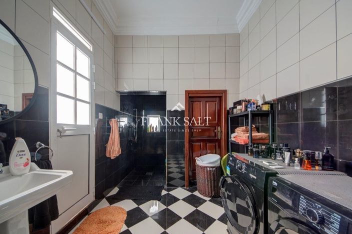 Image No.19-4 Bed Apartment for sale