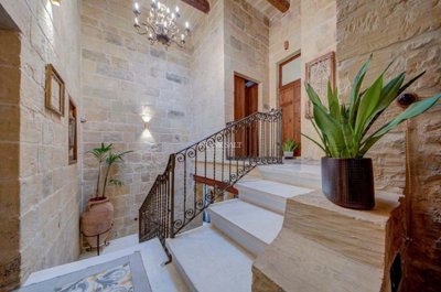 1 - Cospicua, Propriété