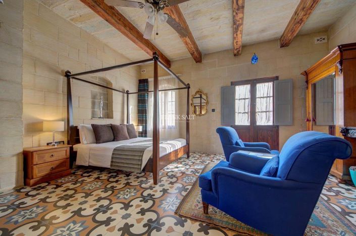 Image No.25-5 Bed Property for sale