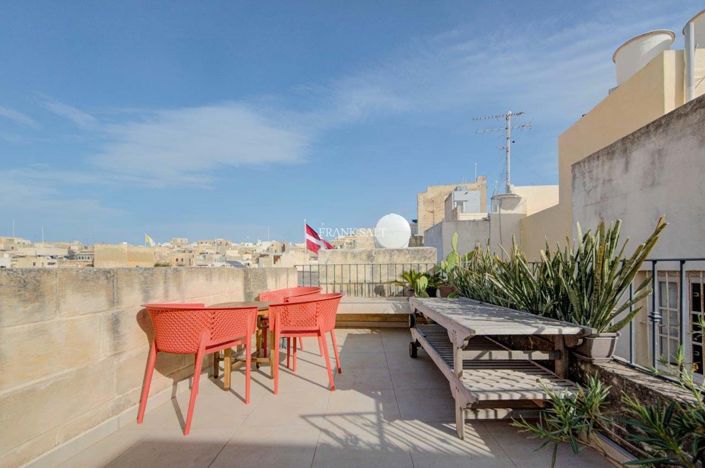 Image No.31-5 Bed Property for sale