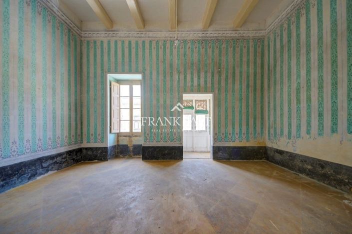 Image No.10-3 Bed Farmhouse for sale