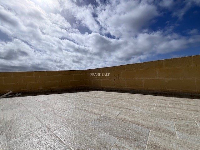 Image No.17-2 Bed Property for sale