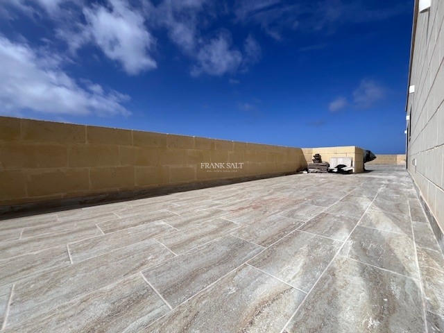 Image No.18-2 Bed Property for sale