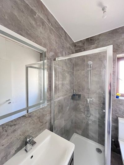 Image No.20-2 Bed Property for sale