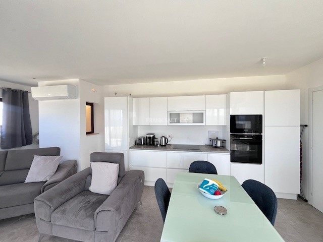 Image No.4-2 Bed Property for sale