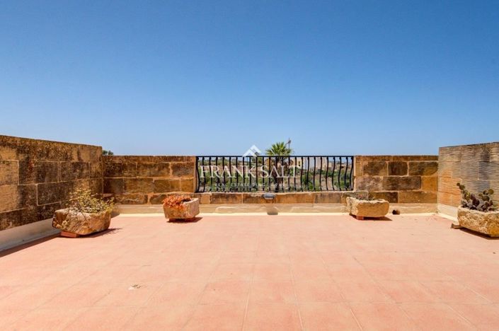 Image No.22-3 Bed Farmhouse for sale