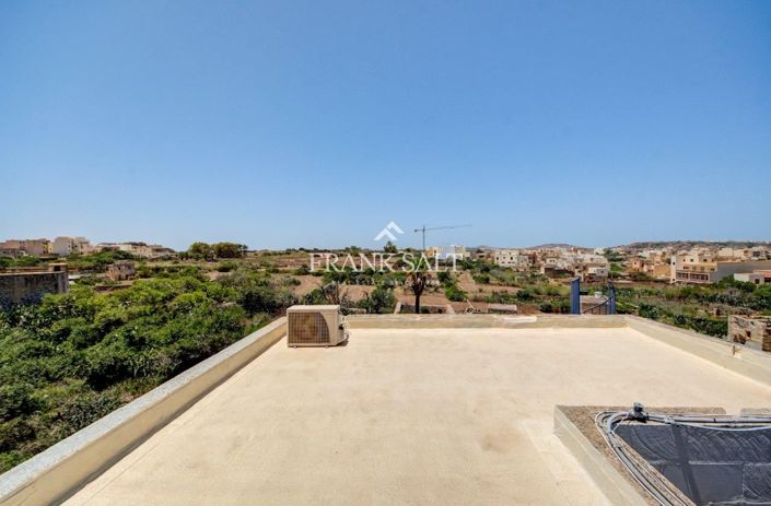 Image No.23-3 Bed Farmhouse for sale