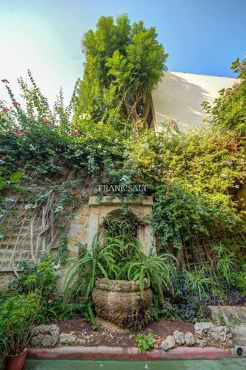 Image No.4-6 Bed Townhouse for sale