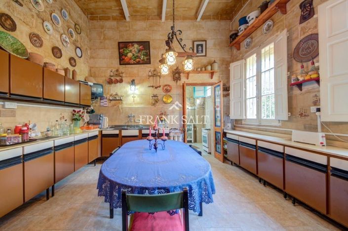 Image No.5-4 Bed Townhouse for sale