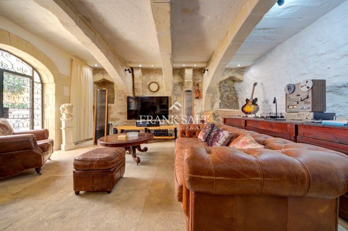 Image No.8-3 Bed Farmhouse for sale