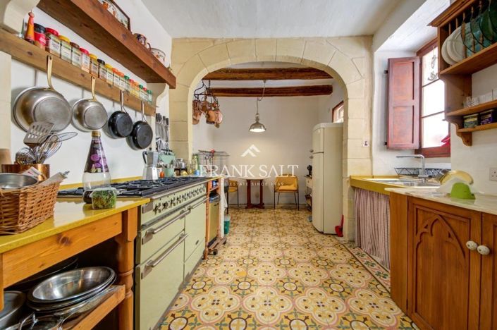 Image No.12-3 Bed Farmhouse for sale