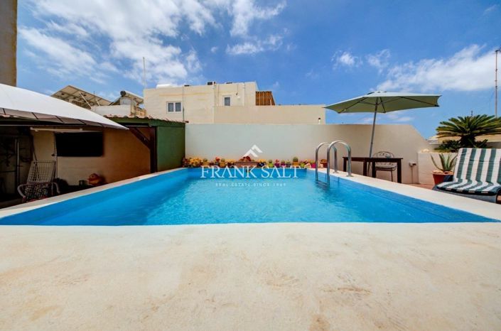 Image No.2-3 Bed Farmhouse for sale