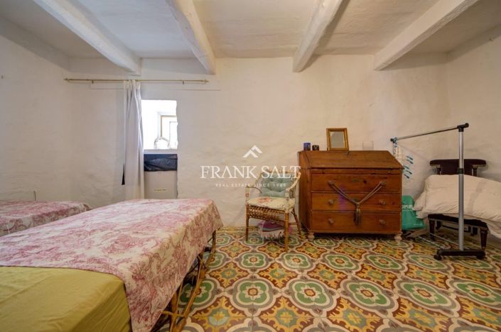 Image No.15-3 Bed Farmhouse for sale