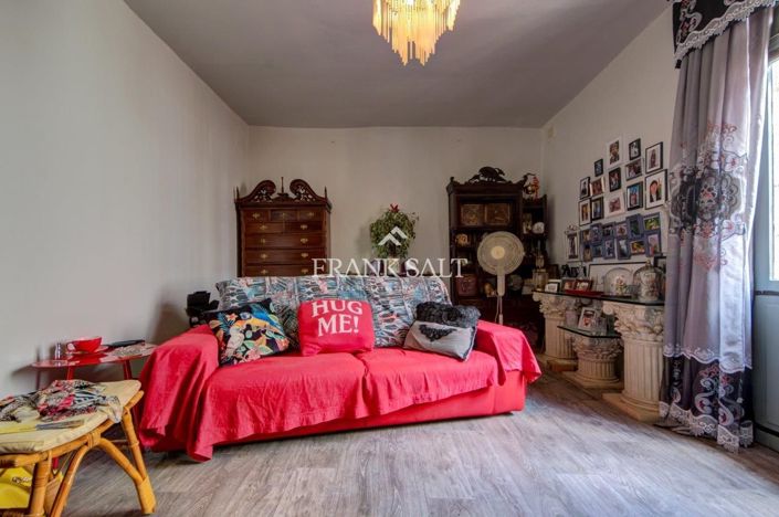 Image No.19-3 Bed Farmhouse for sale