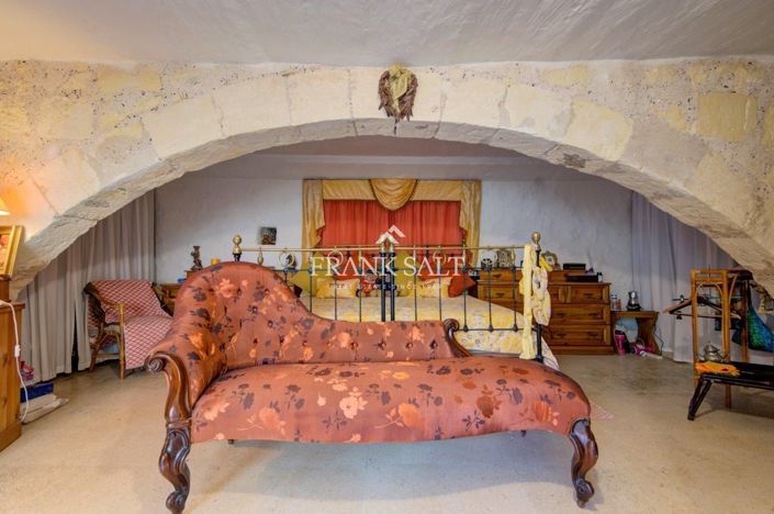 Image No.22-3 Bed Farmhouse for sale