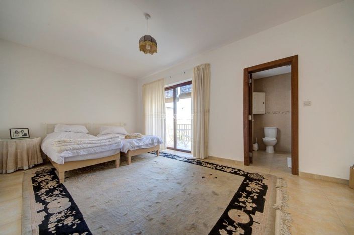 Image No.15-4 Bed Property for sale