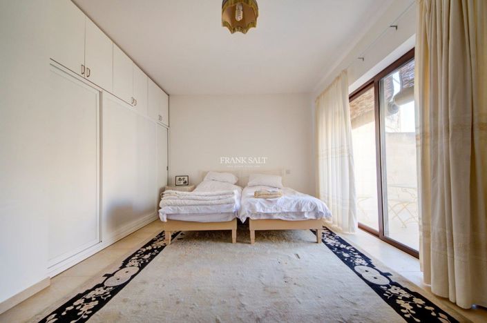 Image No.16-Propriété de 4 chambres à vendre à Ghajnsielem