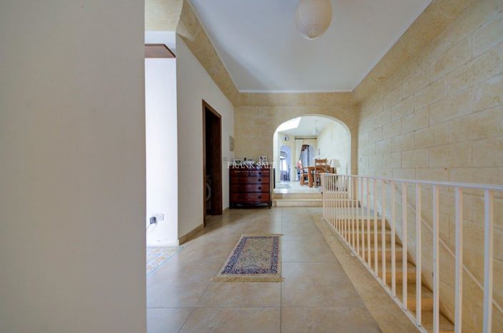 Image No.18-Propriété de 4 chambres à vendre à Ghajnsielem