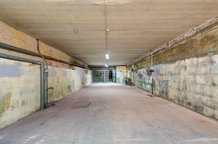 Image No.21-4 Bed Property for sale